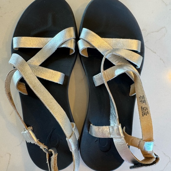 OluKai Women's Sandals in Black and Metallic Silver Straps/ Velcro Close Leather - Picture 6 of 10
